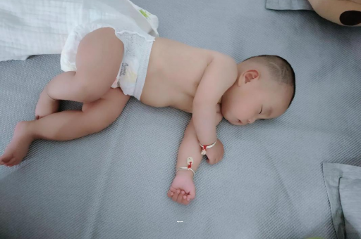 泽州宝宝突然很多眼屎 泽州宝宝突然很多眼屎